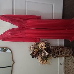 Vintage Shadowline Elegant Red Lace Women's Robe